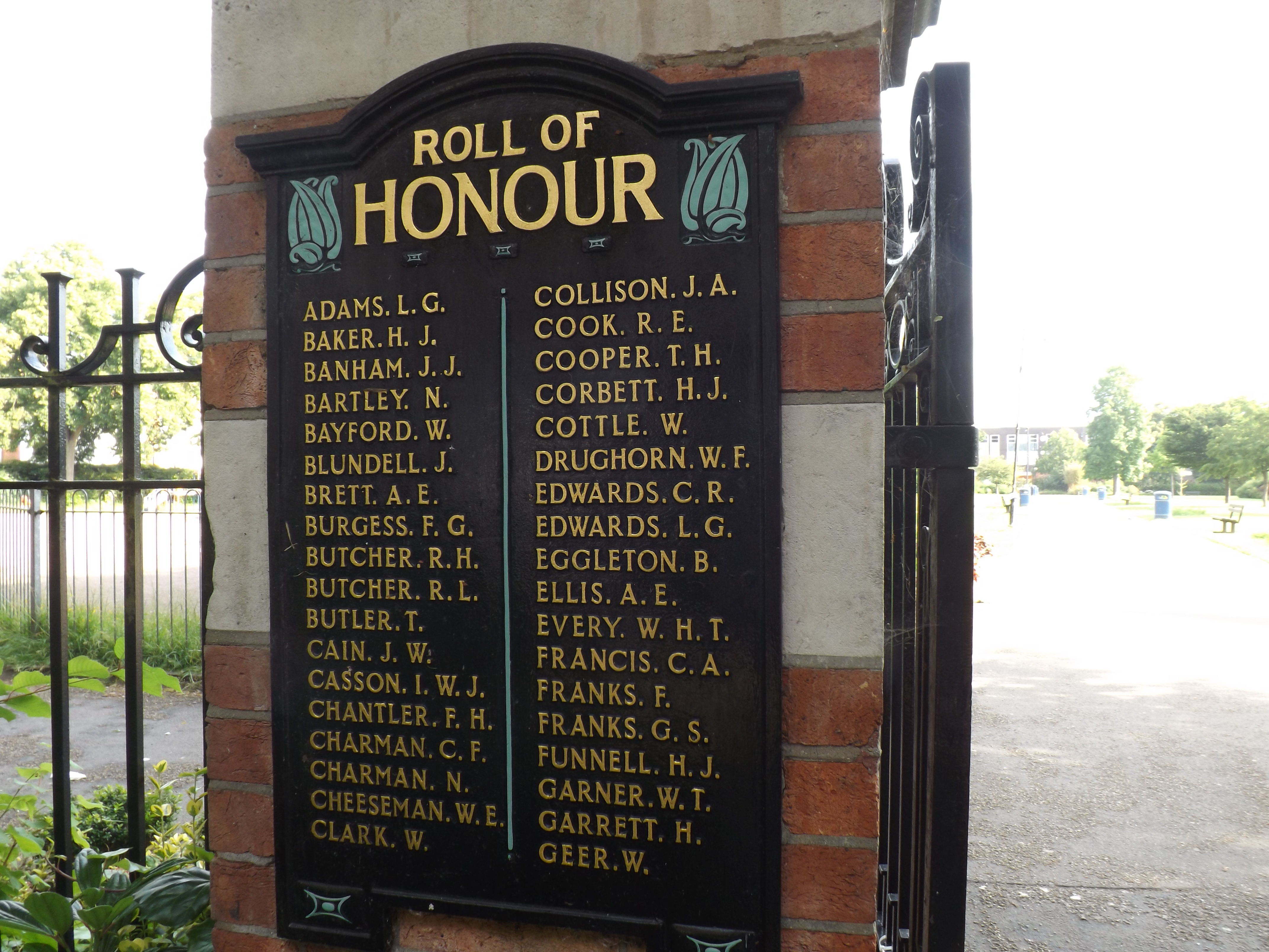 CRAWLEY MEMORIAL GARDENS War Memorials Online
